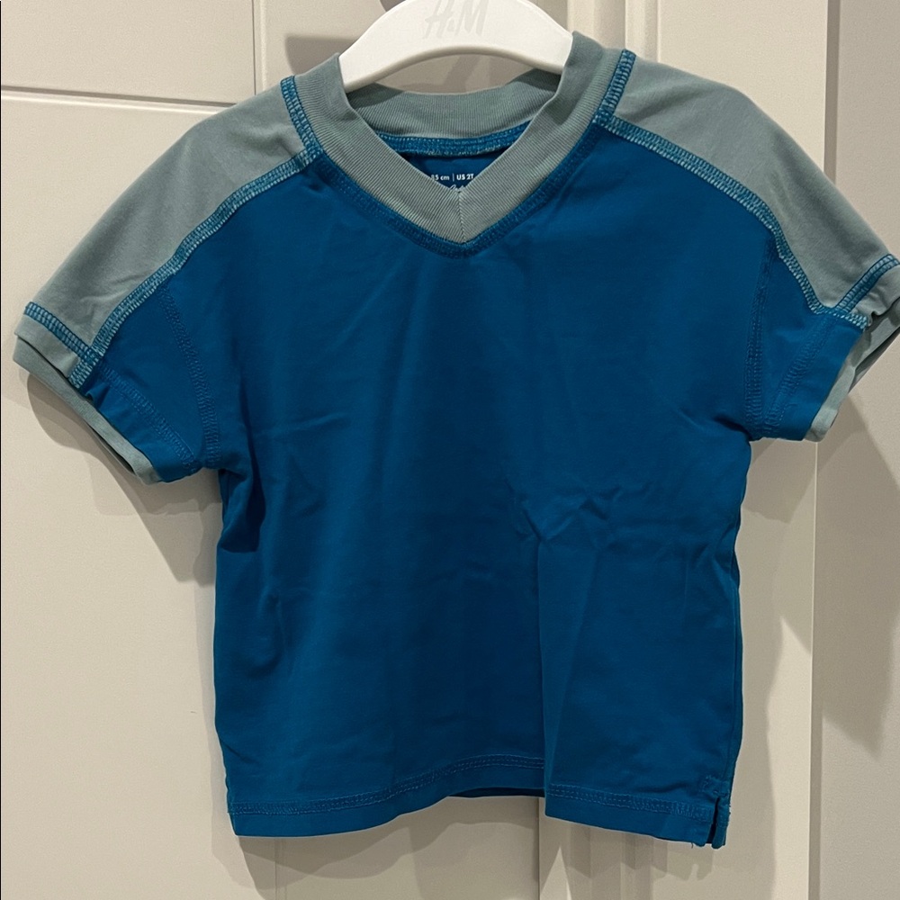 Hanna Andersson Active MadeToCool V-neck Tee, 2T